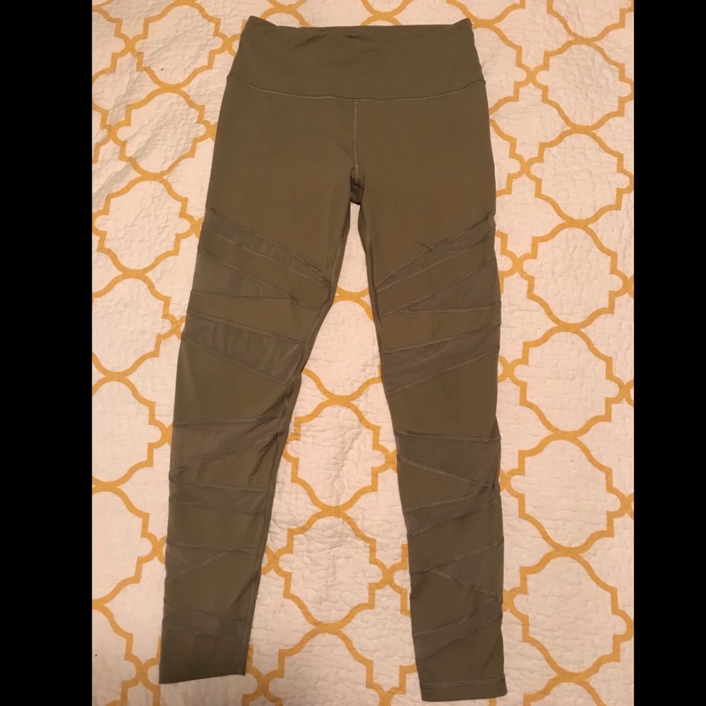 VS Sport Knockout Midrise Mesh Leggings